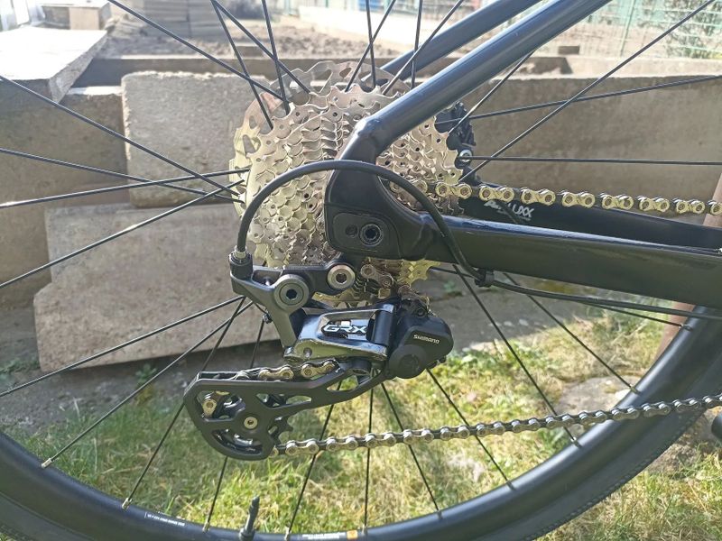 Gravel Giant Revolt 0, velikost M, model 2023, 2x11 Shimano GRX