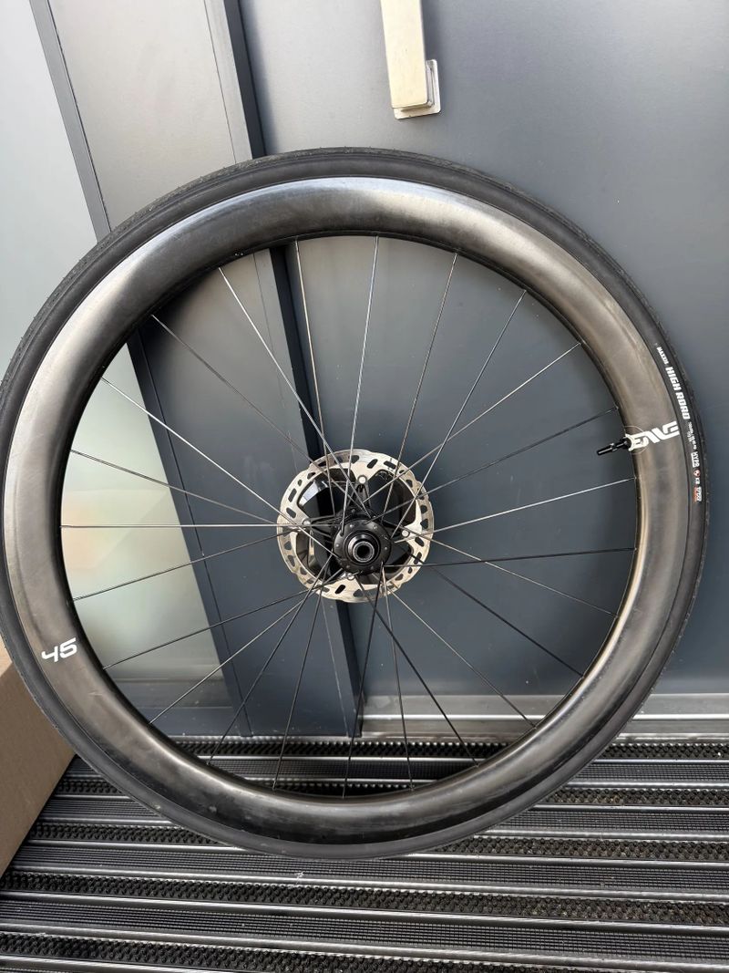 Silniční kola Enve 45