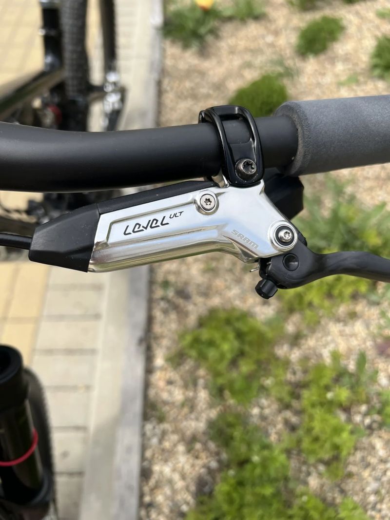 Specialized S-Works Epic 8 Flight Attendant, vel M, 10,5 kg, najeto pouze 216km, záruka do 04/2026