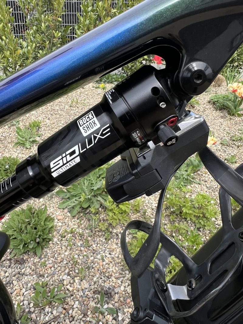 Specialized S-Works Epic 8 Flight Attendant, vel M, 10,5 kg, najeto pouze 216km, záruka do 04/2026