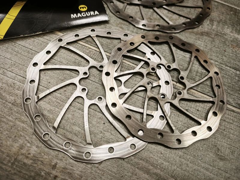 brzdy Magura MT7