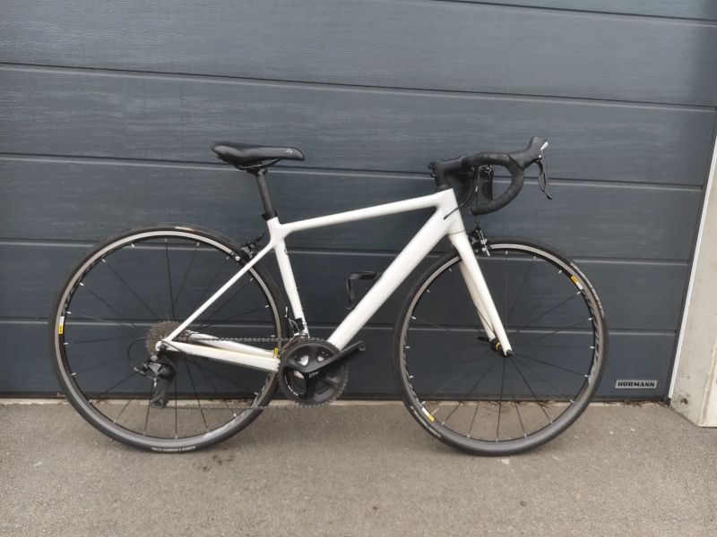 Karbonové silniční kolo Canyon