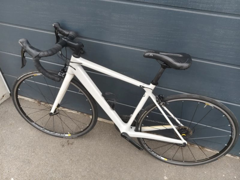 Karbonové silniční kolo Canyon