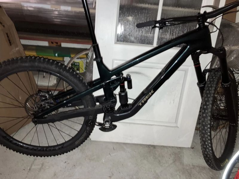 Trek Slash 9.8 GX AxS T-Type tuning stavba