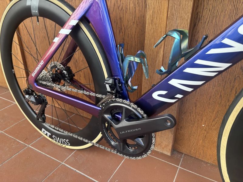 CANYON AEROAD CFR - vel. L (56 cm) - ULTEGRA di2 2x12 - DT SWISS - NOVÉ