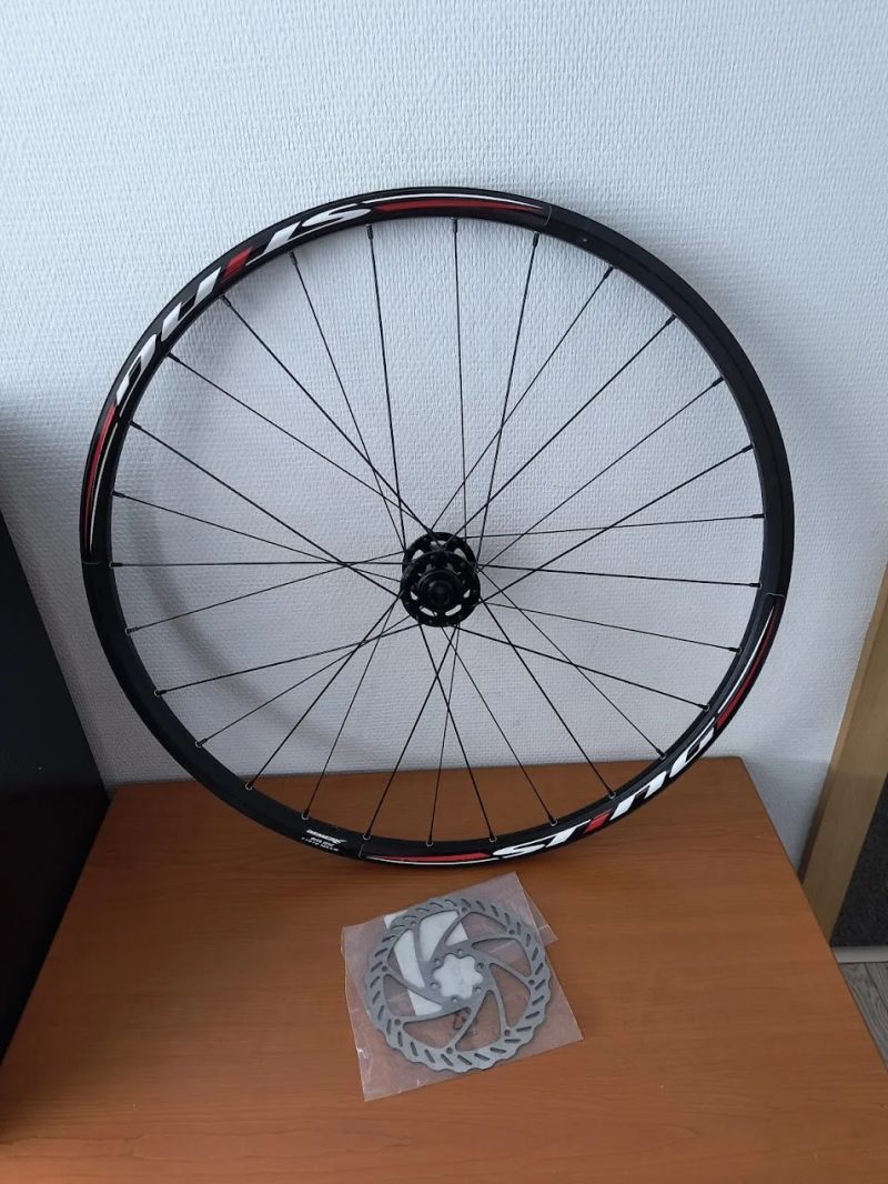 Prodám nové přední kolo 27,5"