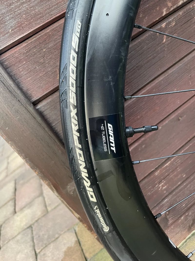 Giant TCR Advanced Pro 2 - karbonová kola