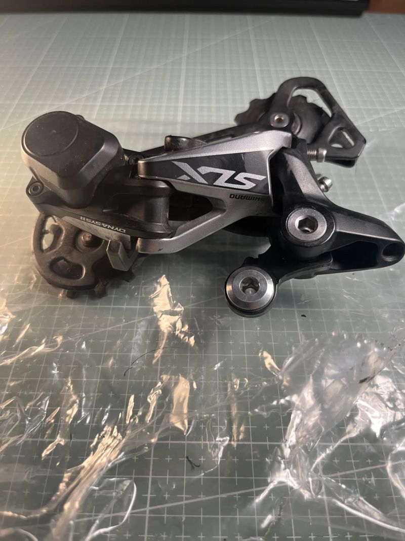Shimano SLX SL-M7000 řadící páčka pravá 11 + Přehazovačka Shimano SLX RD-M7000