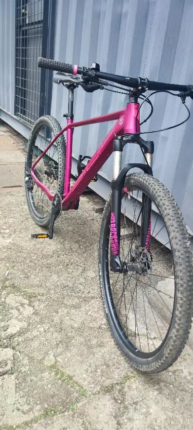 Prodám horské kolo Superior XP 909 vel. rámu L za cenu 14 900 Kč 