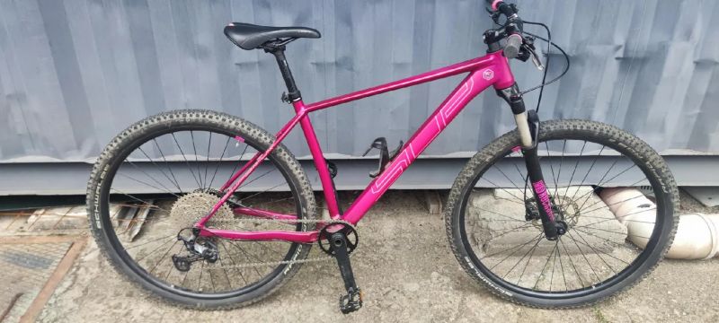 Prodám horské kolo Superior XP 909 vel. rámu L za cenu 14 900 Kč 