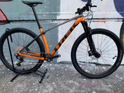 PRODÁM UDRŽOVANÝ TREK PROCALIBER - Rám 9.8. s Komponenty 9.6