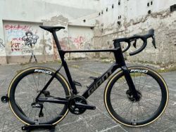 GIANT PROPEL Advanced Pro 0 Di2 + FFWD TYRO V3 - vel. XL