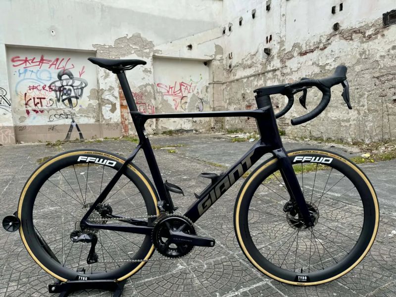GIANT PROPEL Advanced Pro 0 Di2 + FFWD TYRO V3 - vel. XL