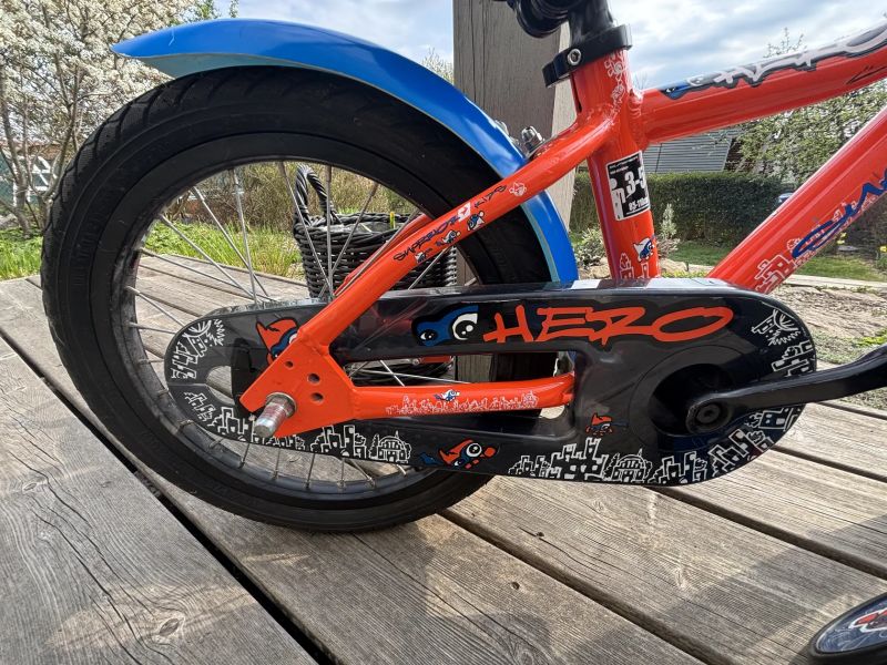 Dětské kolo Superior Hero 16” 