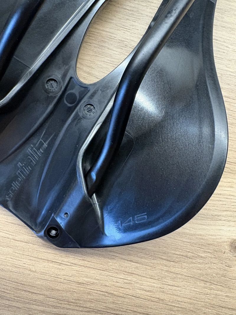 sedlo - Selle Italia Novus Evo Boost Superflow manganové - černé 233g