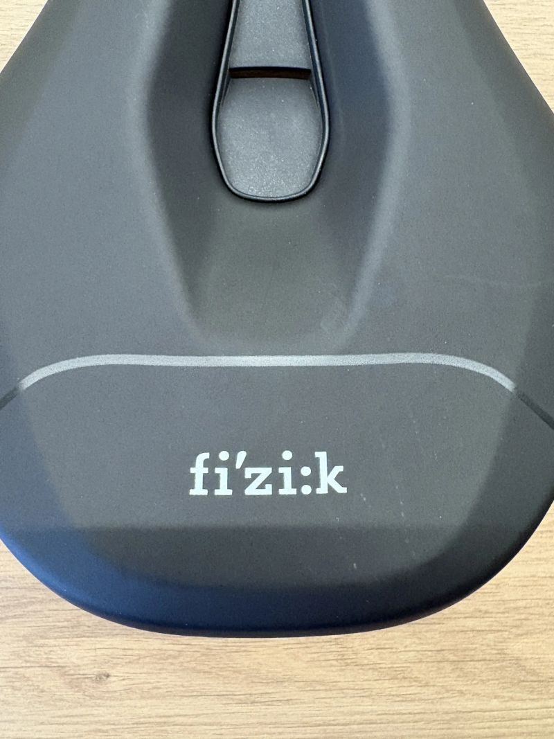 sedlo - Fizi:k Terra Aidon X5 sedlo- černé 284g