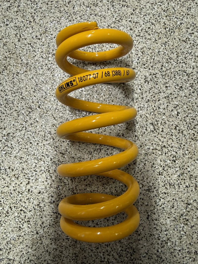 Ohlins Pružina 18077-07 388lb