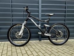 (73)Celoodpružené hliníkové kolo Kona