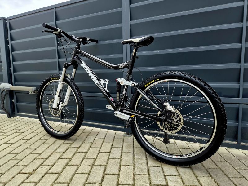 (73)Celoodpružené hliníkové kolo Kona