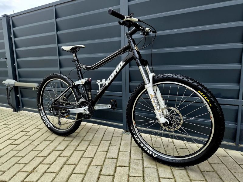 (73)Celoodpružené hliníkové kolo Kona