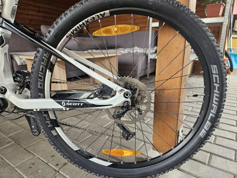 Celoodpružené horské kolo Scott Spark