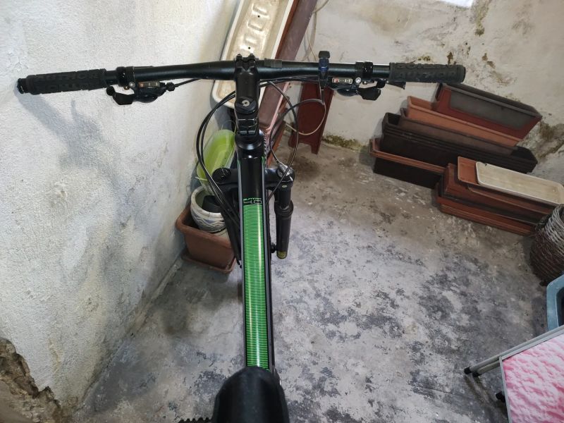 Prodám zachovalé horské kolo 