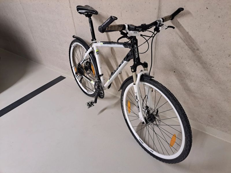 Mimořádně kvalitní pánské trekové kolo Author Codex Cross, 20"