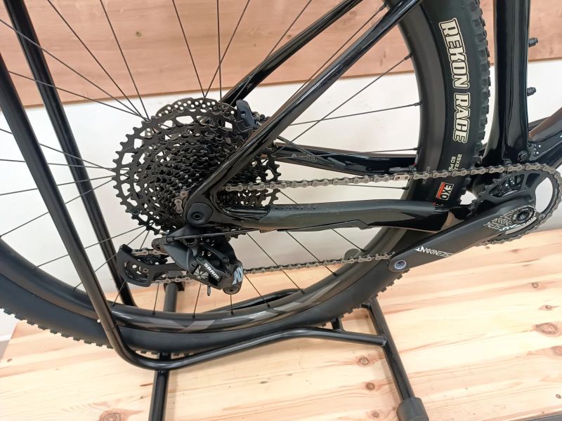 Giant XTC advanced 1.5 - karbonová kola Giant < 500 km