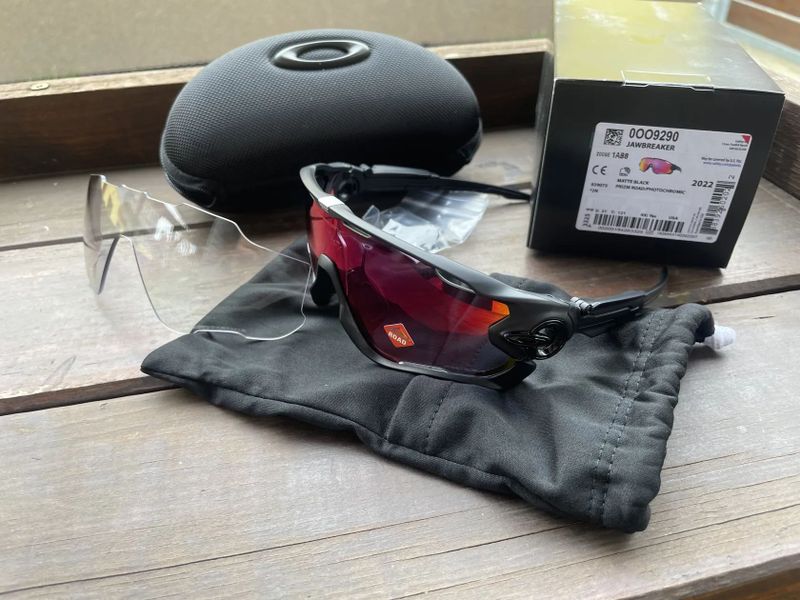 Oakley Jawbreaker Matte Black/Photochromic a Prizm Road