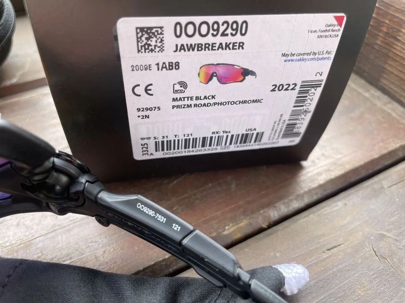 Oakley Jawbreaker Matte Black/Photochromic a Prizm Road