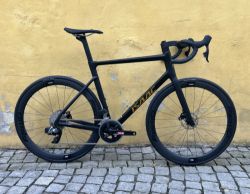 Isaac Boson Stone Black SRAM RIVAL AXS + karbonová kola FFWD TYRO 2 - NOVÉ KOLO
