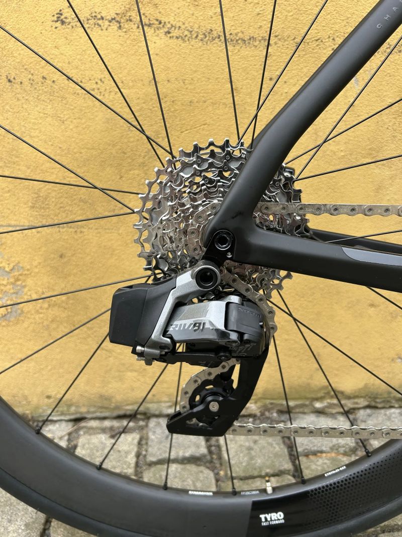 Isaac Boson Stone Black SRAM RIVAL AXS + karbonová kola FFWD TYRO 2 - NOVÉ KOLO