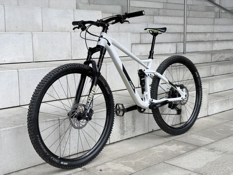 Cube Stereo 120 Race 29", vel. M, 2020