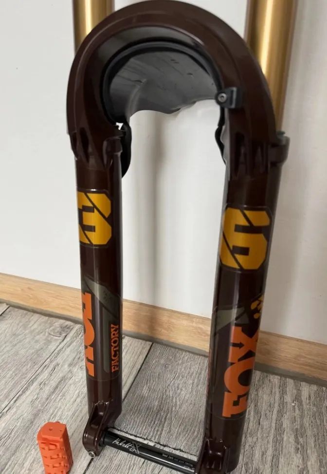 Vidlice Fox 36 Factory Grip2 - limitovaná edice barva Rootbeer (hnědá metalíza)