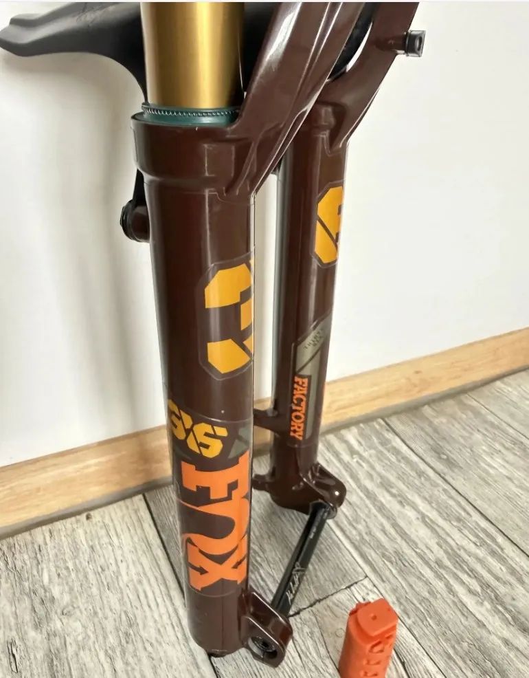 Vidlice Fox 36 Factory Grip2 - limitovaná edice barva Rootbeer (hnědá metalíza)