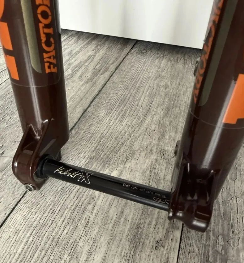 Vidlice Fox 36 Factory Grip2 - limitovaná edice barva Rootbeer (hnědá metalíza)