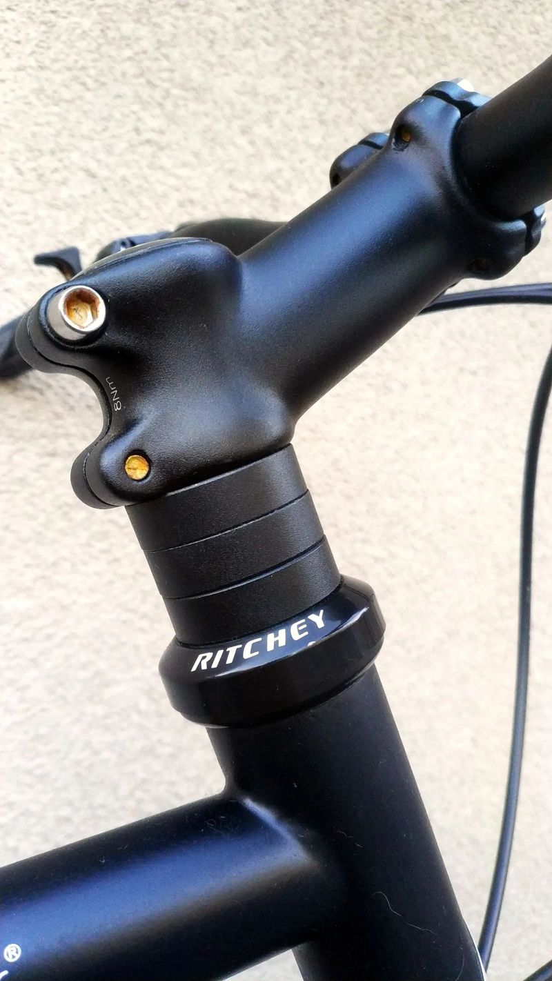 VSF fahrradmanufaktur T500 rok 2021, špičkové městské kolo