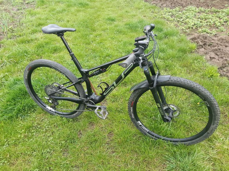 Superior TEAM XF Váha 10,7kg