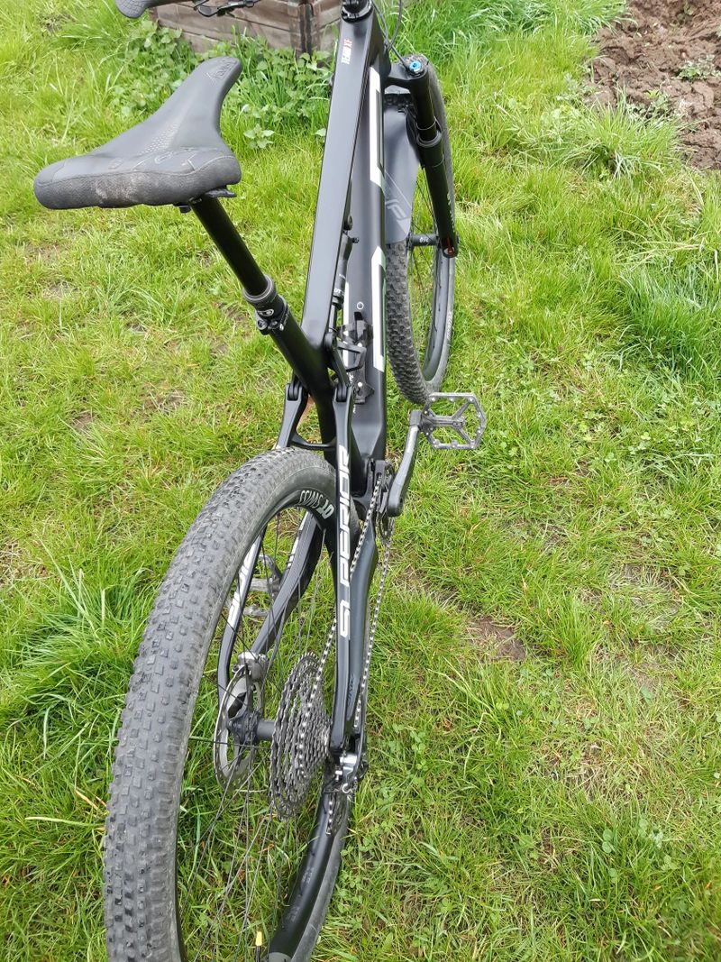 Superior TEAM XF Váha 10,7kg