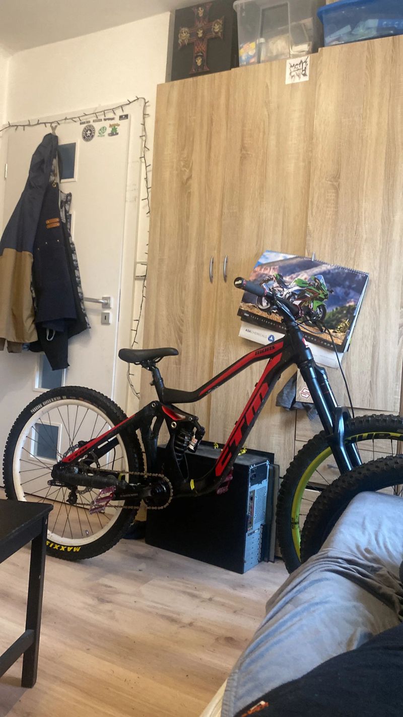 Prodám Rám Ctm Mons