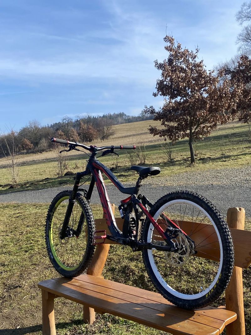 Prodám Rám Ctm Mons