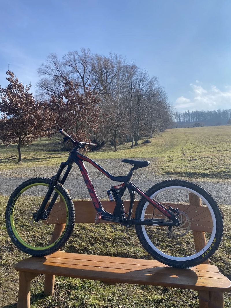 Prodám Rám Ctm Mons