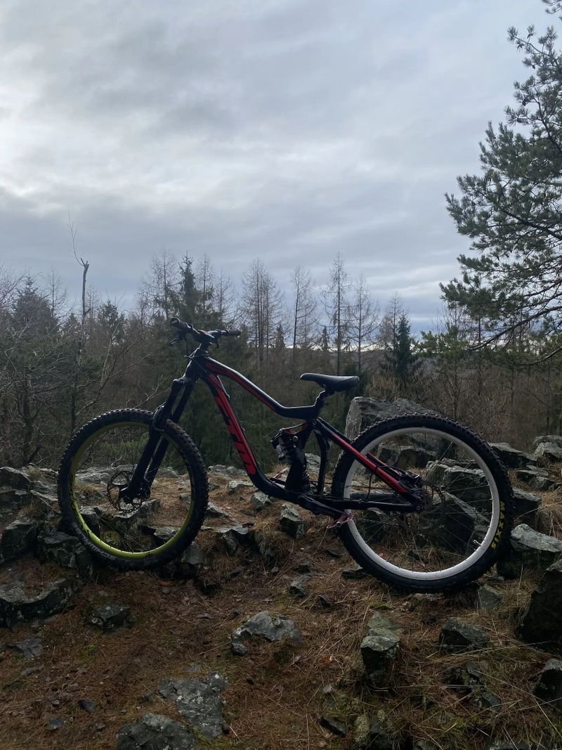 Prodám Rám Ctm Mons