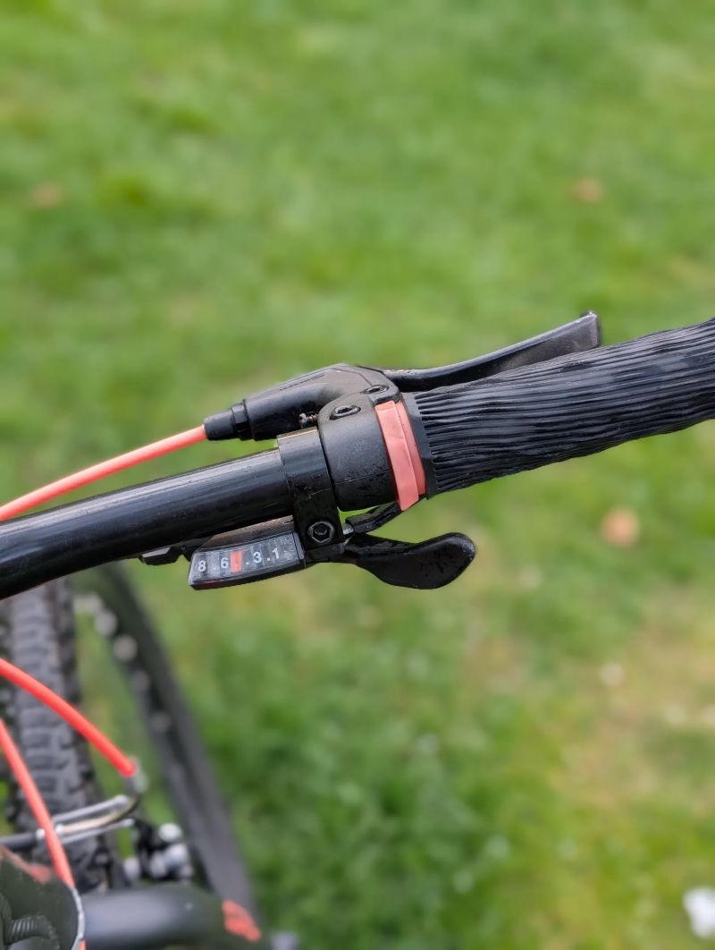 Horské kolo Core Razor VX2 – Shimano Acera, 1x8 – Velmi zachovalé