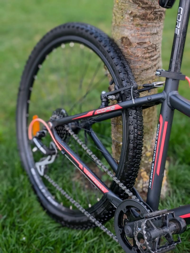 Horské kolo Core Razor VX2 – Shimano Acera, 1x8 – Velmi zachovalé