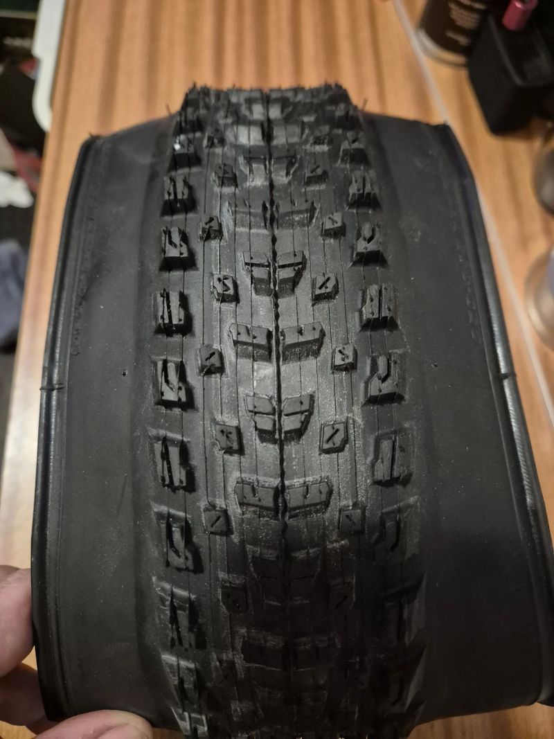 Schwalbe Racing Ralph a Racing Ray 29x 2.25 a Maxxis Rekon 29x 2.4
