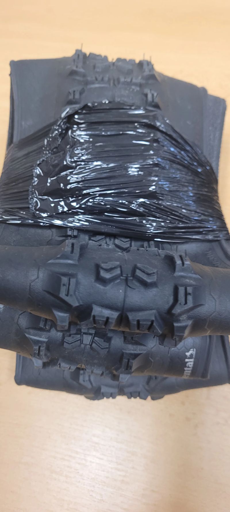 Continental TrailKing 2.4 