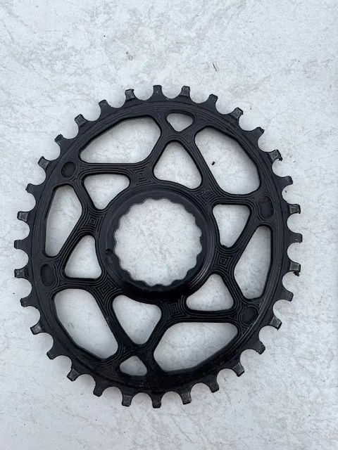 Převodník Absolute Black Race Face Oval 32zubů