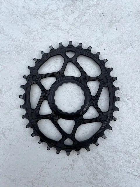 Převodník Absolute Black Race Face Oval 32zubů