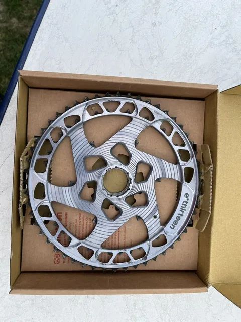 E-13 Helix R - Race Cluster 46/52